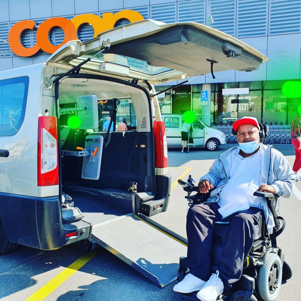 Transport en fauteuil roulant électrique pour un rendez-vous médical